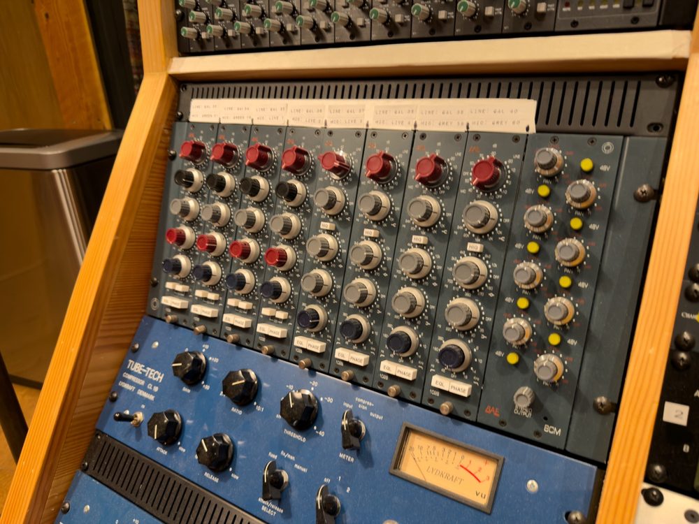 Equip - Neve 1032
